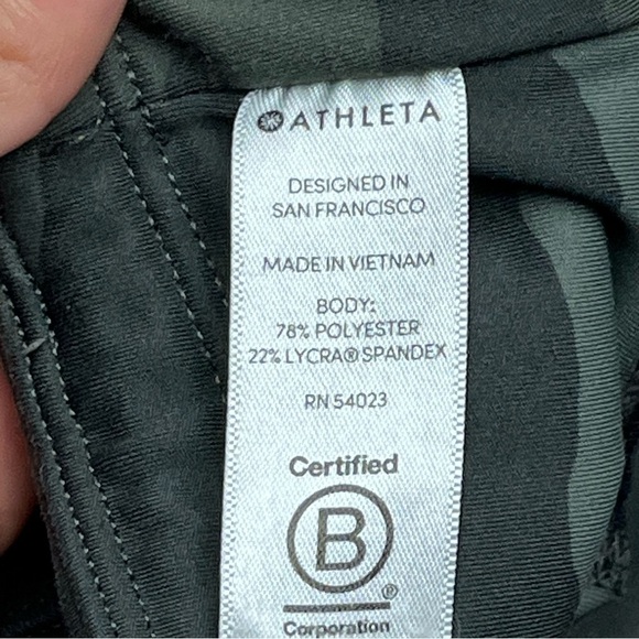 Athleta women’s Camo contender 7/8 tight leggings - Picture 5 of 10